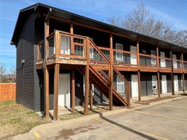 featured image of 942 W Holly St #10