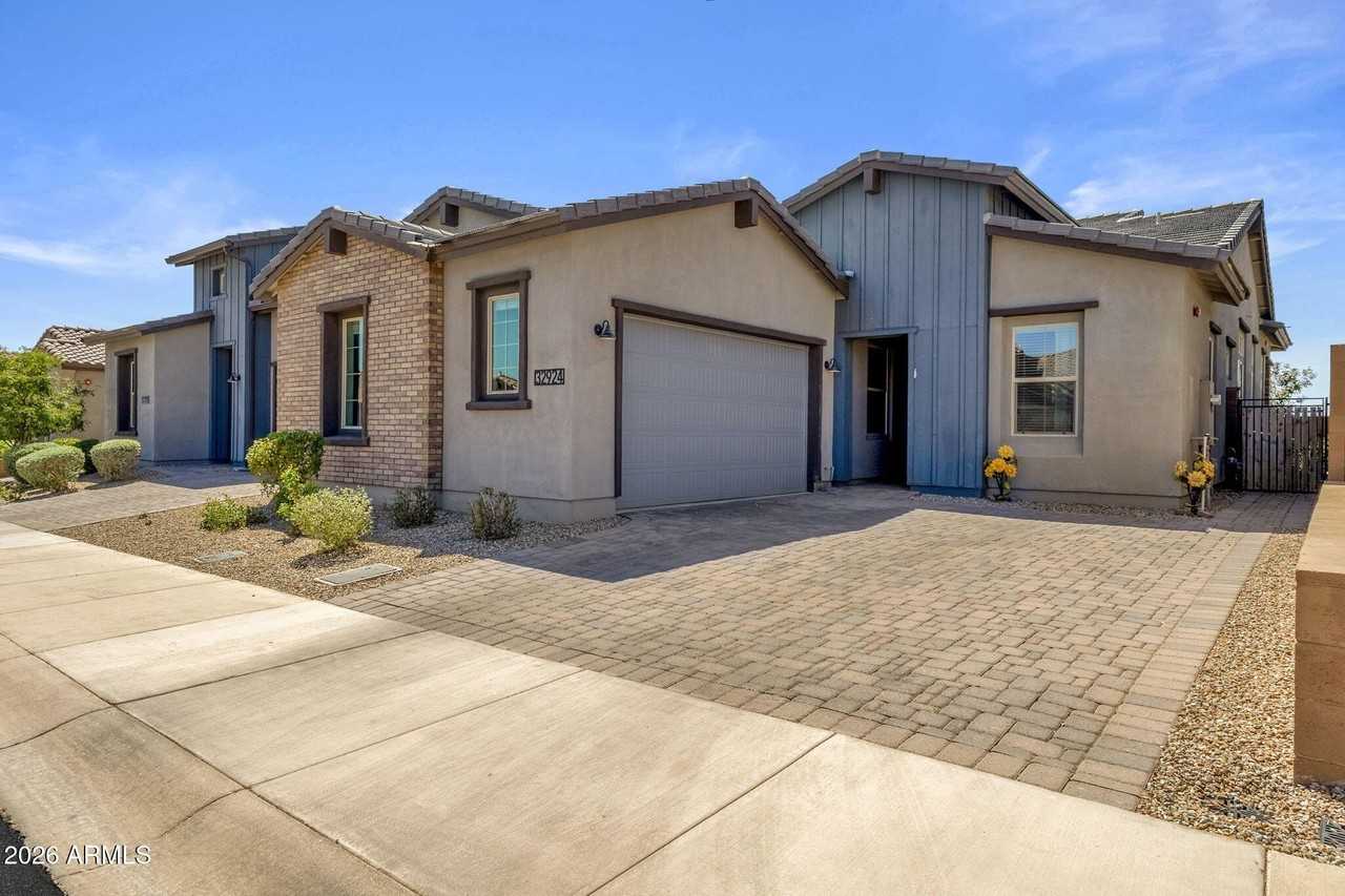 32924 N 73rd Way - Photo 2 of 36