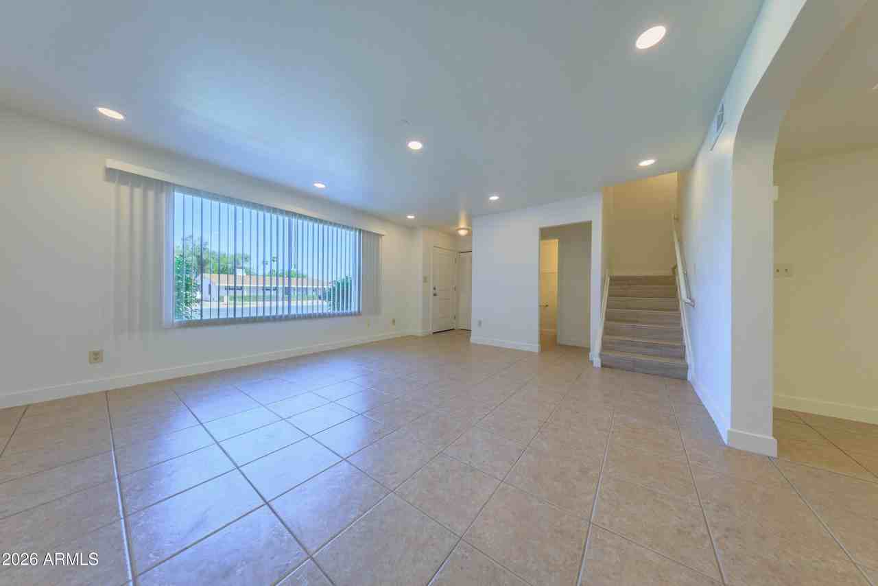 4558 N 15th Ave - Photo 5 of 49