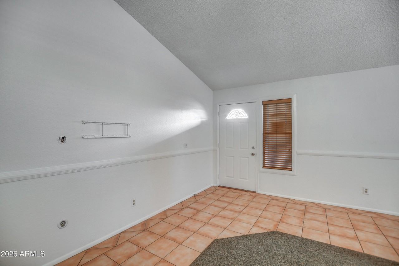 815 E Calle Del Norte - Photo 6 of 39
