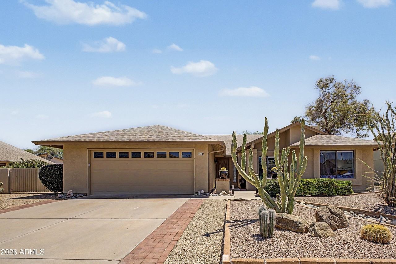 9625 W Taro Ln - Photo 2 of 40