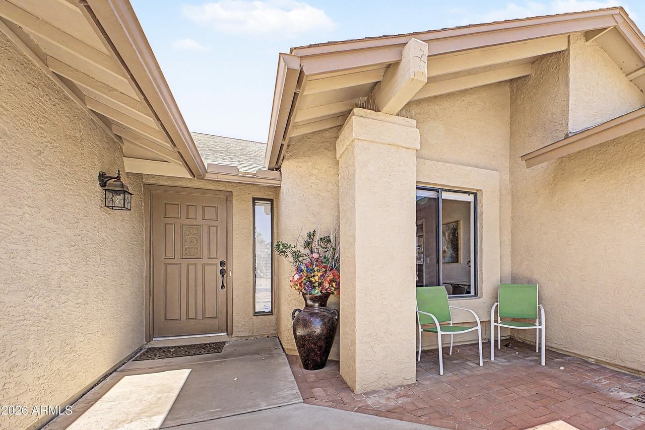 9625 W Taro Ln - Photo 4 of 40