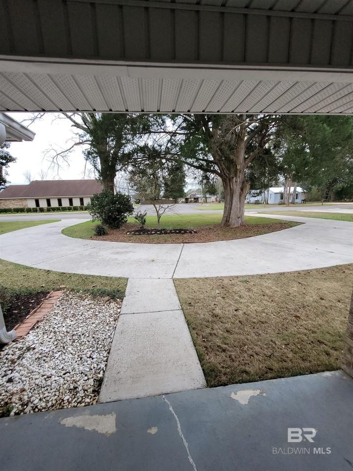 18689 Florida St - Photo 4 of 21
