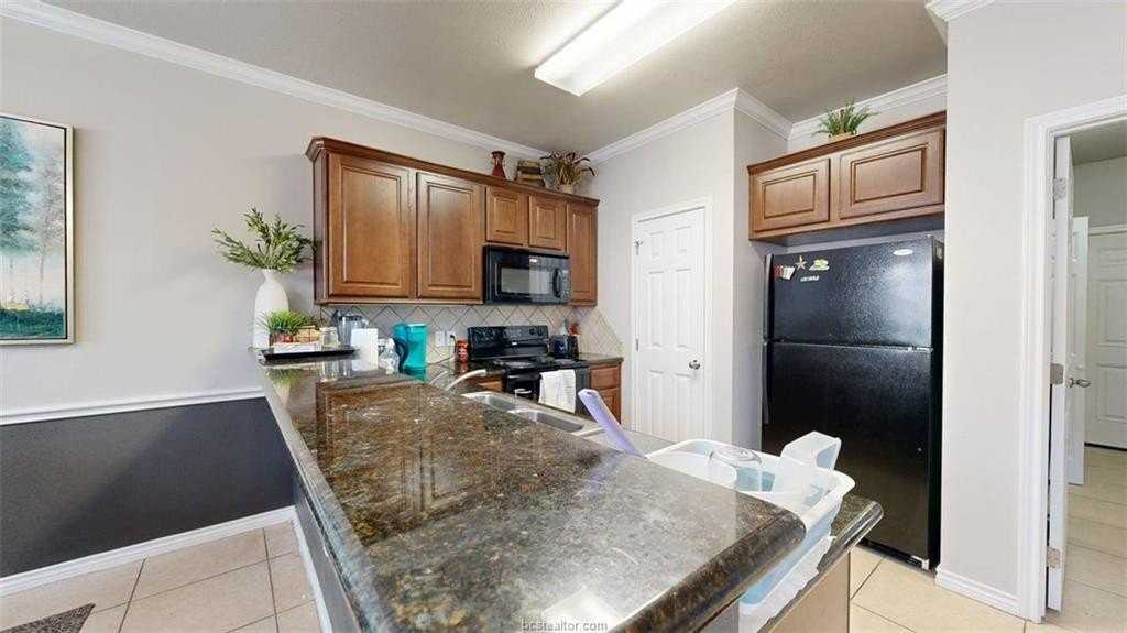 141 Forest Dr - Photo 5 of 32