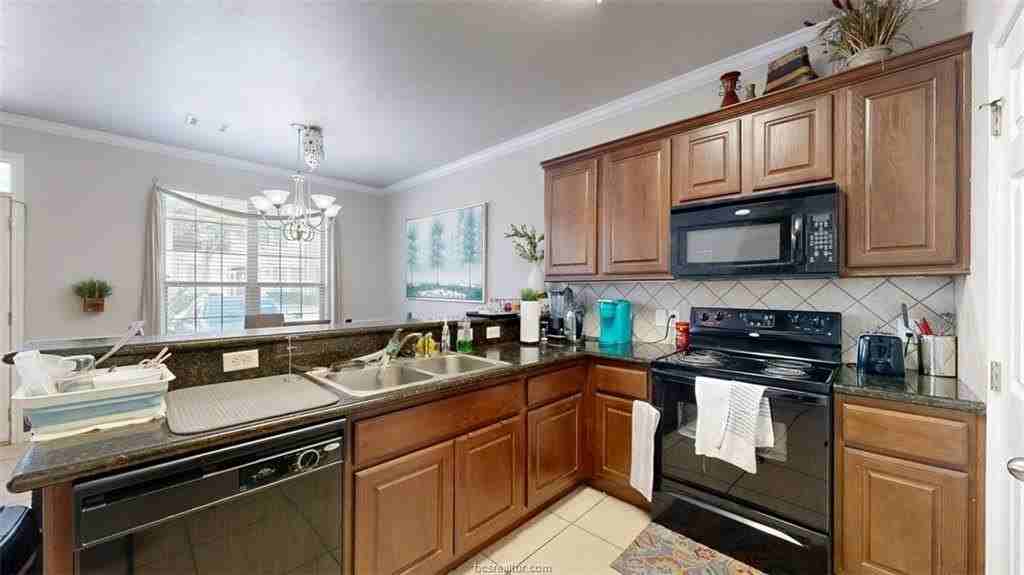 141 Forest Dr - Photo 6 of 32