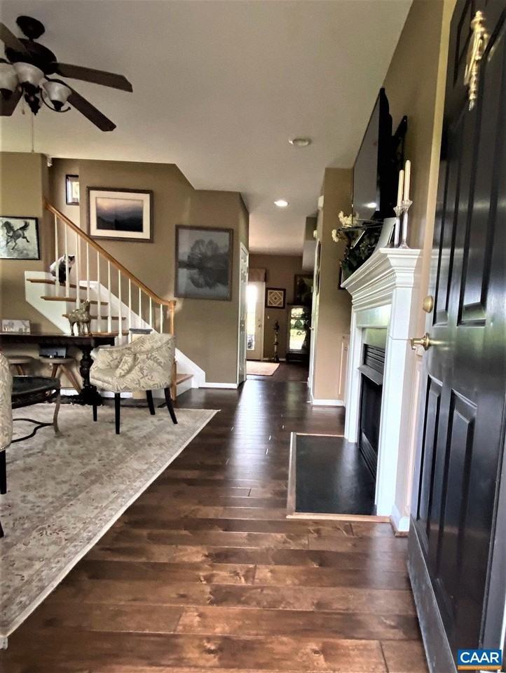 144 Burnet St - Photo 5 of 19