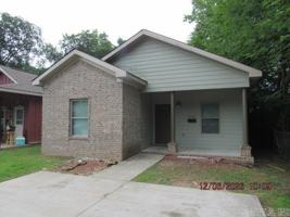 featured image of 2135 Hickory St