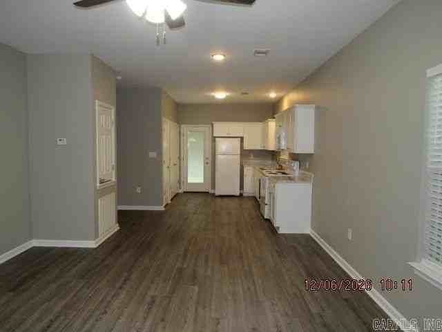 2135 Hickory St - Photo 4 of 12