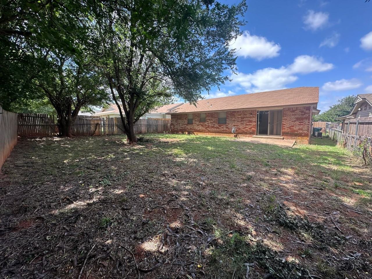 3321 Se 54th St - Photo 5 of 38