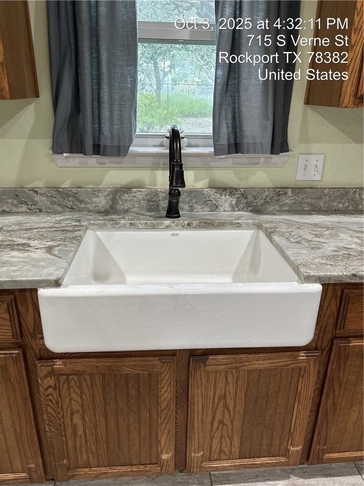 715 S Verne St - Photo 5 of 40