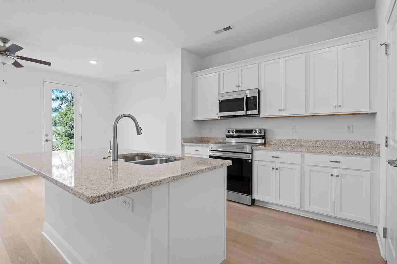8755 James Creek Dr - Photo 4 of 27