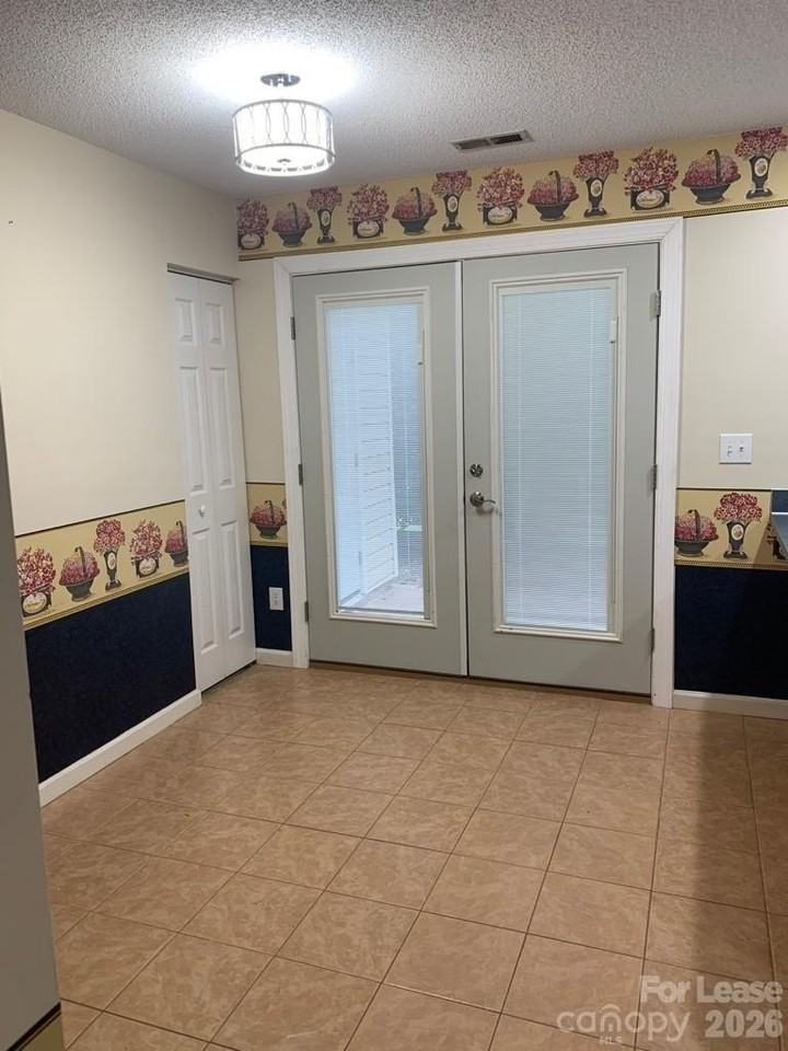 5745 Prescott Ct - Photo 5 of 16