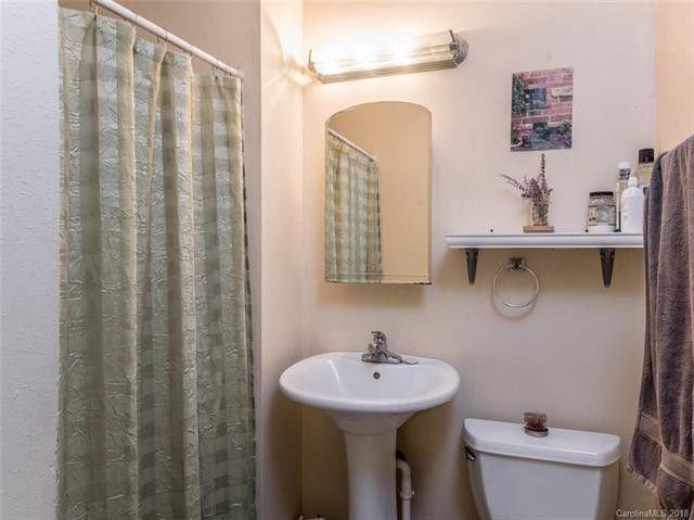 40 Lake Ave - Photo 2 of 4