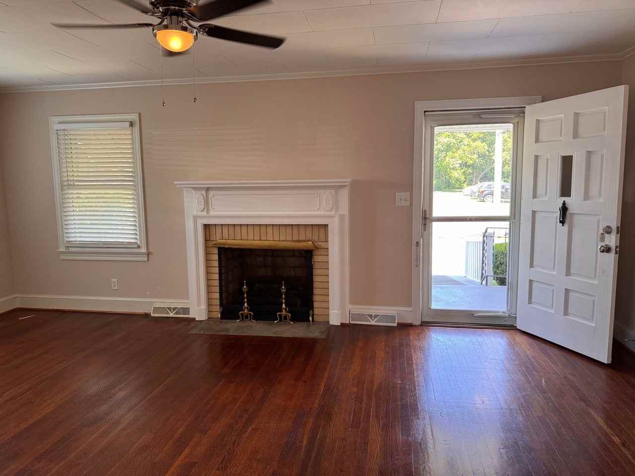 963 S Cox St - Photo 2 of 17