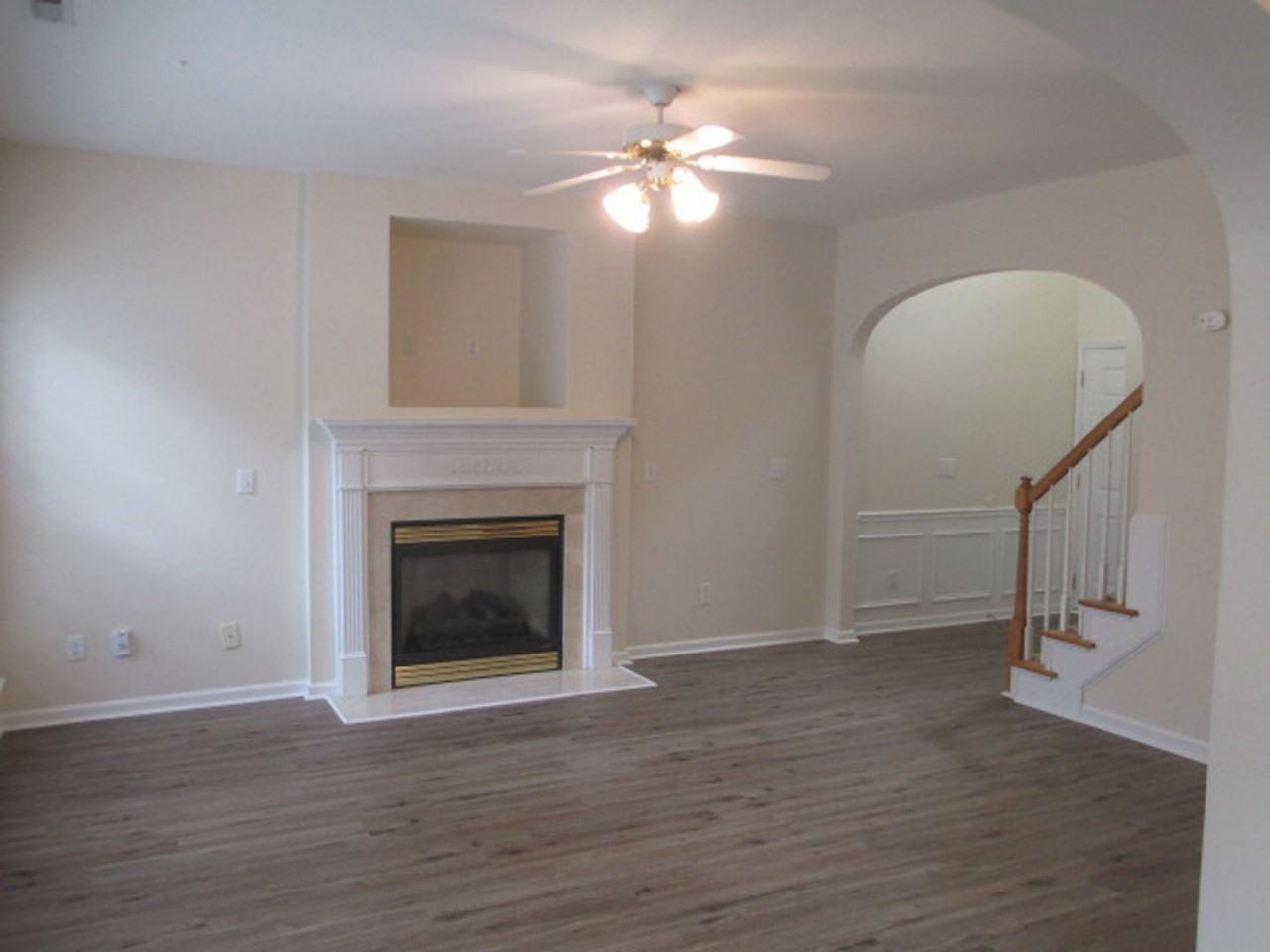 4929 Delta Lake Dr - Photo 4 of 17