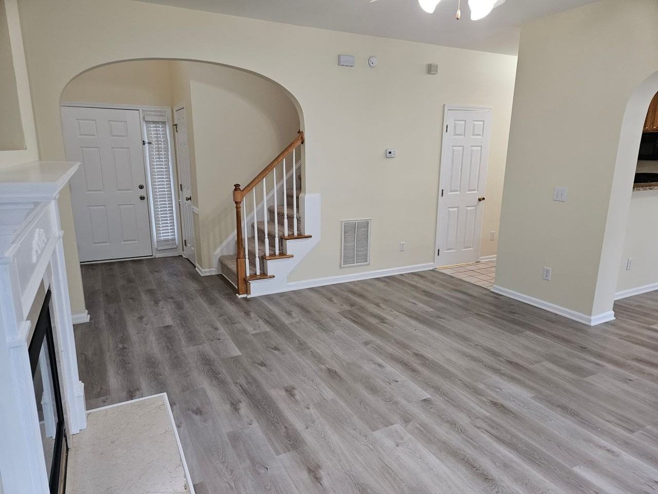 4929 Delta Lake Dr - Photo 5 of 17