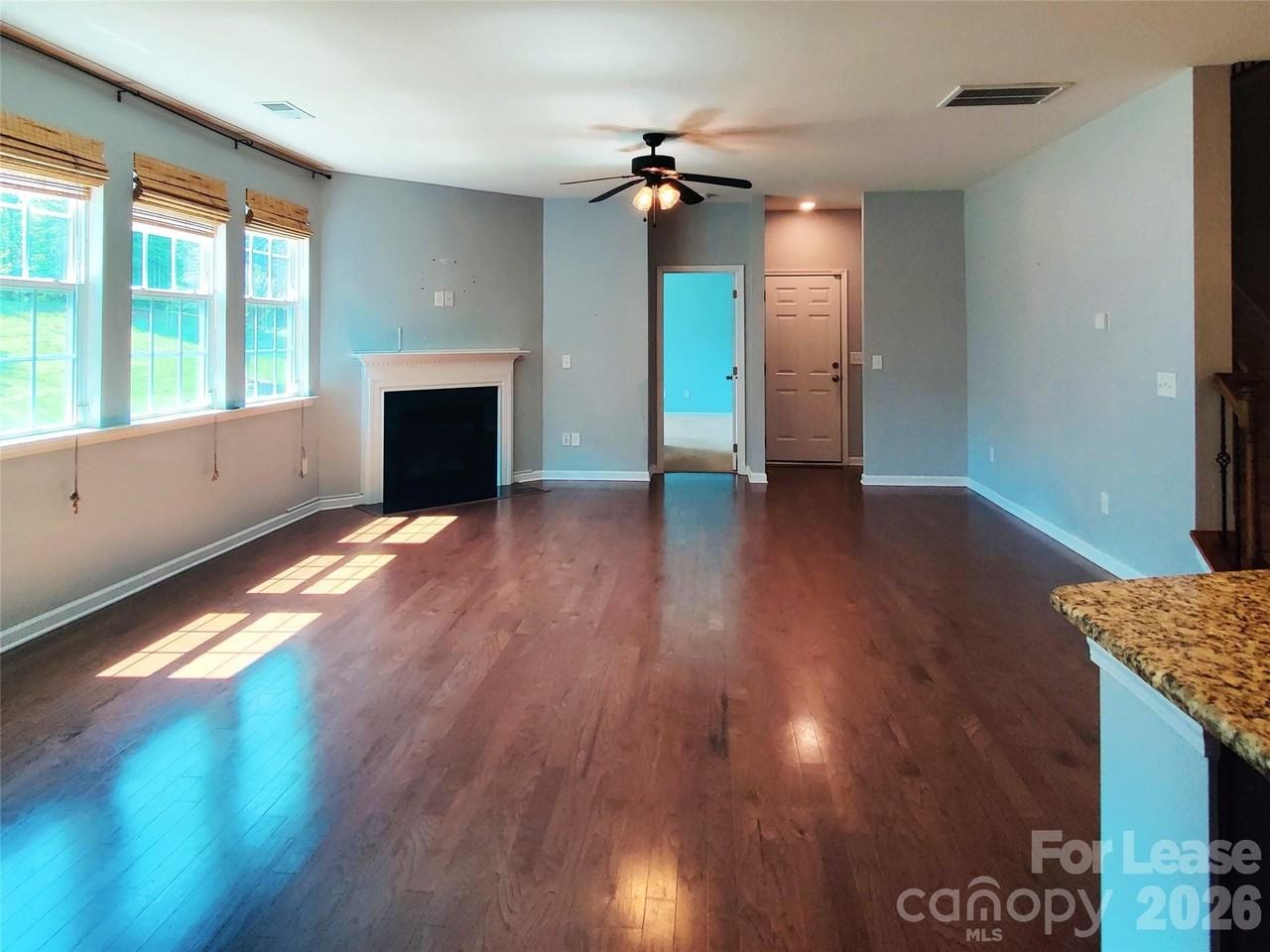 1044 Shiloh Bend Trl - Photo 5 of 34