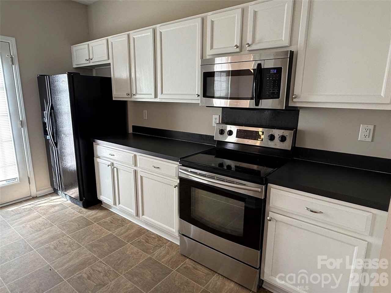 2152 Whispering Way - Photo 4 of 19