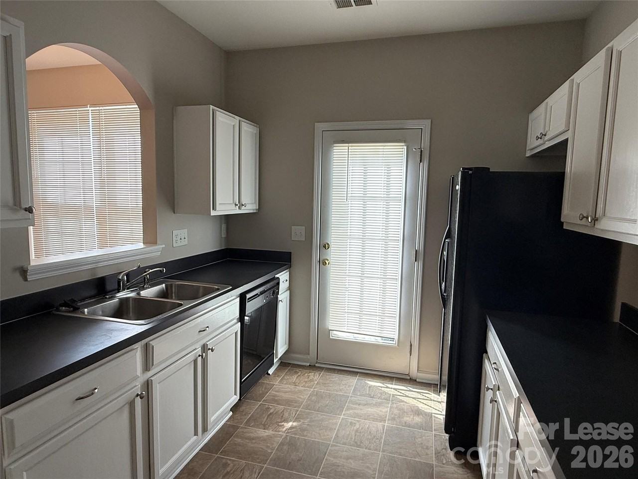 2152 Whispering Way - Photo 5 of 19
