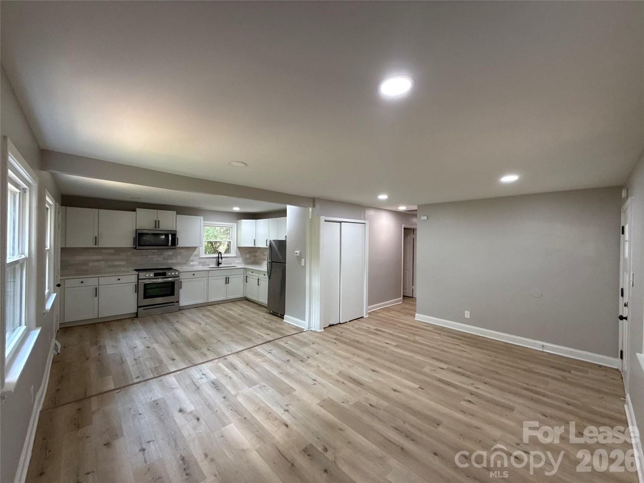 9411 Loblolly Ln - Photo 3 of 13