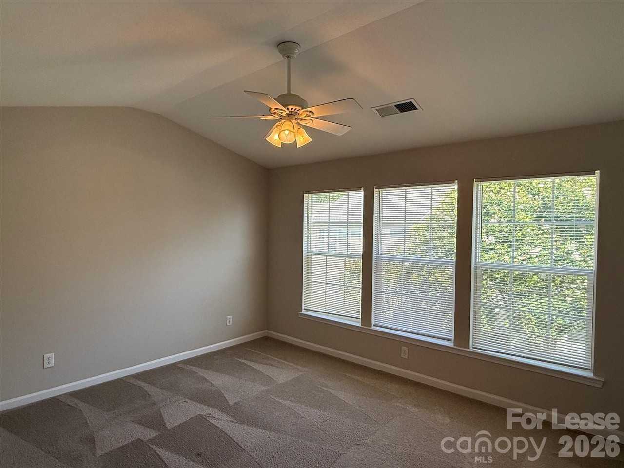 3319 Mannington Dr - Photo 7 of 19