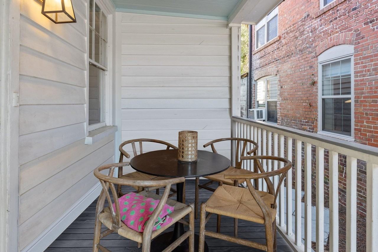 78 Nassau St - Photo 3 of 20