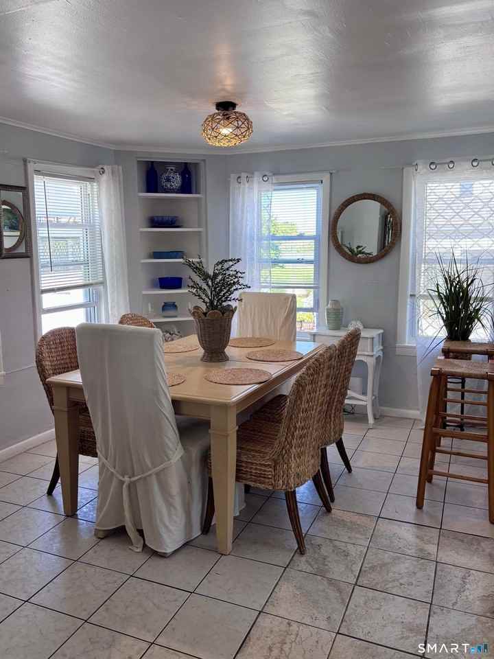 918 Fairfield Beach Rd - Photo 7 of 10