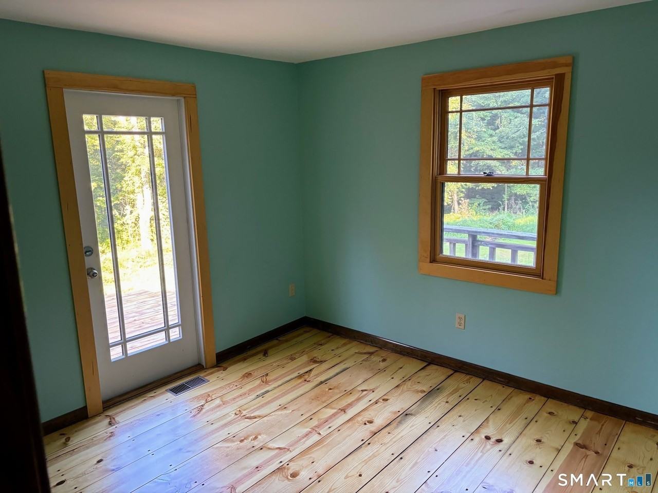 47 Comstock Ave - Photo 5 of 18