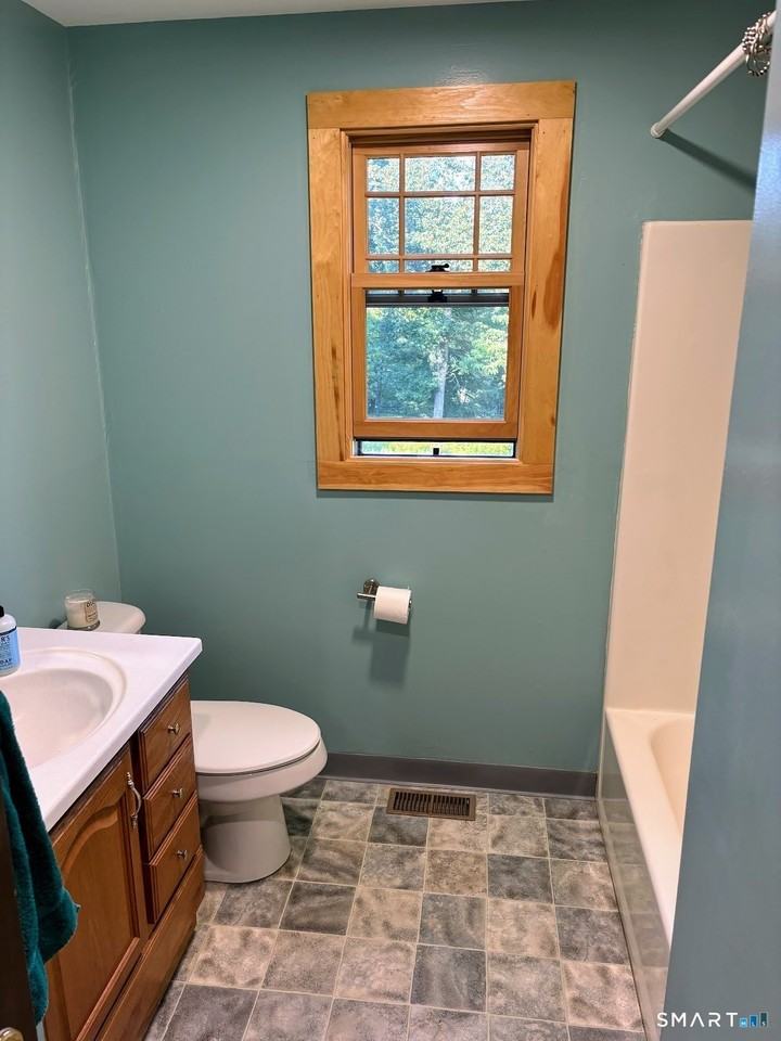 47 Comstock Ave - Photo 6 of 18