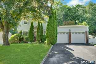 52 London Ln - Photo 1 of 1