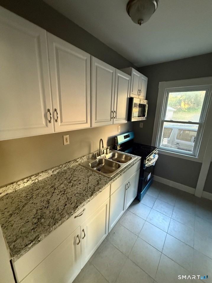 151 Fairview St - Photo 2 of 8