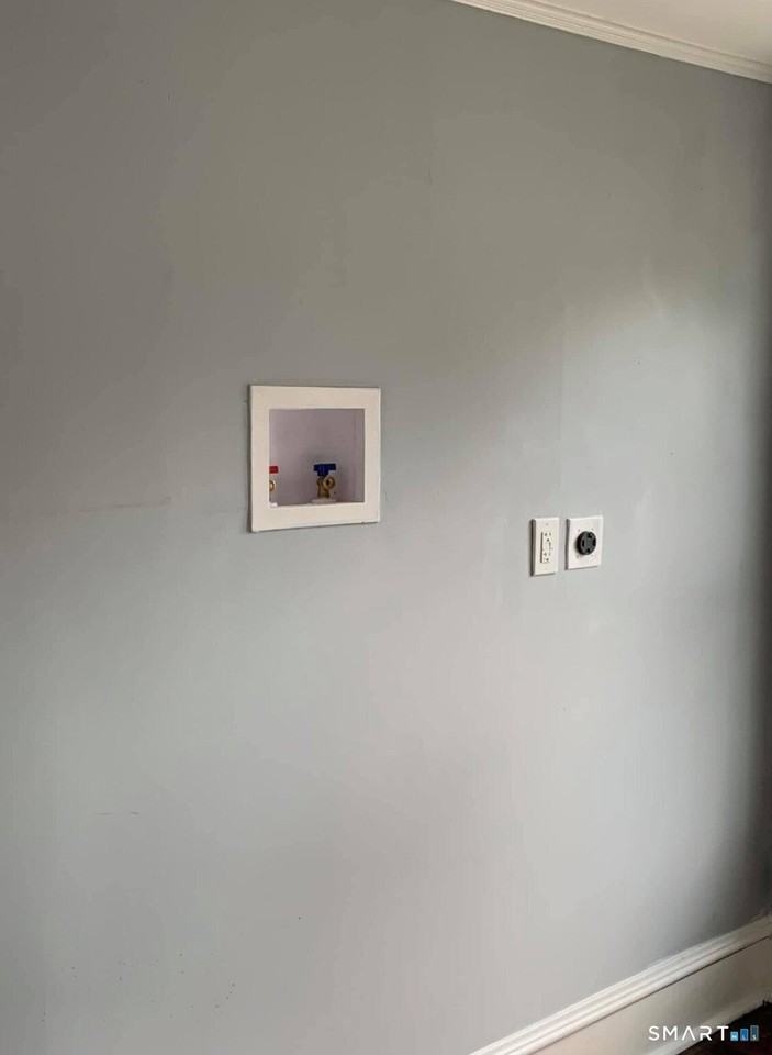 100 Spring St - Photo 7 of 9