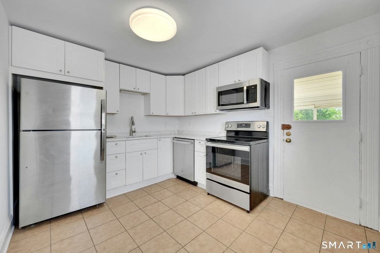 125 Tunxis Hill Rd - Photo 2 of 20
