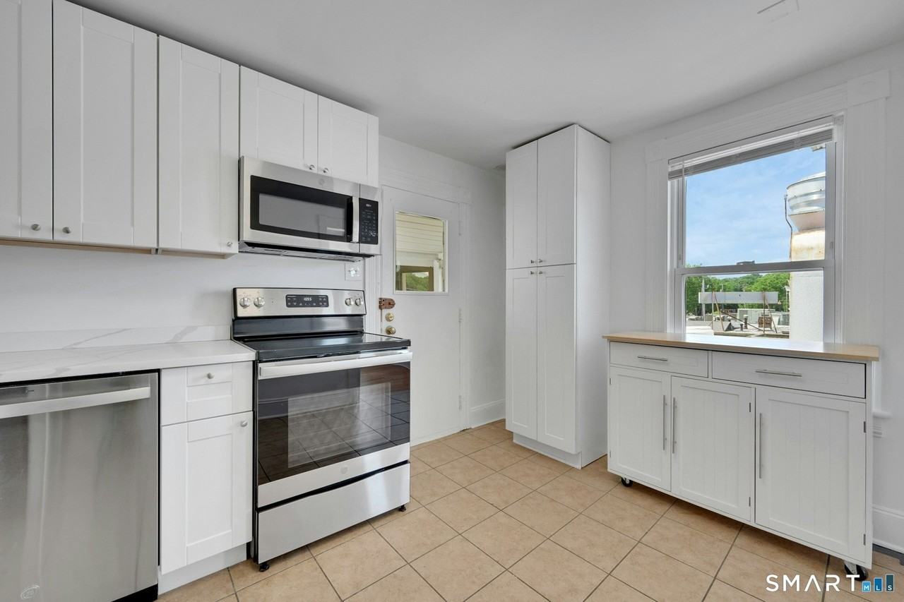 125 Tunxis Hill Rd - Photo 3 of 20
