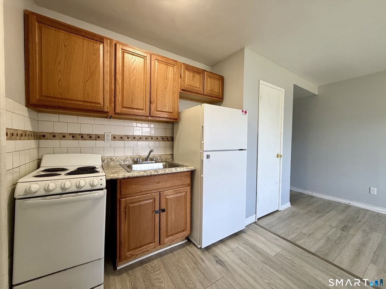 145 Cowles St #B7 - Photo 5 of 8