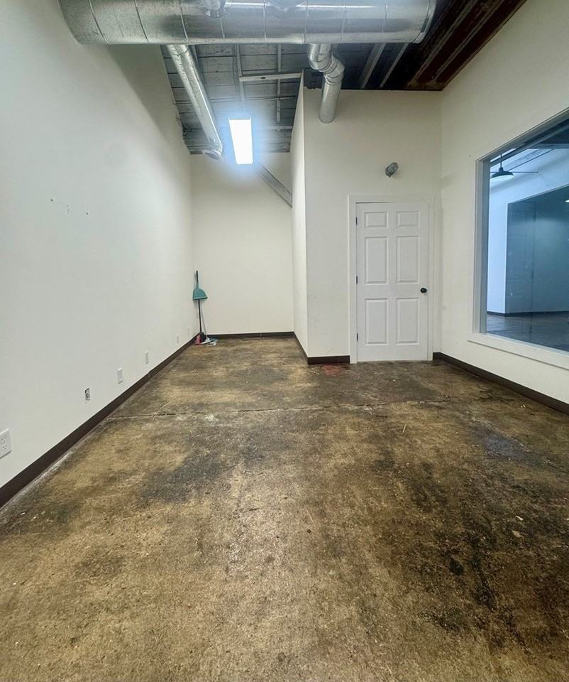 1369 Headland Ave - Photo 4 of 15