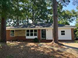 featured image of 2102 Somerset Ave