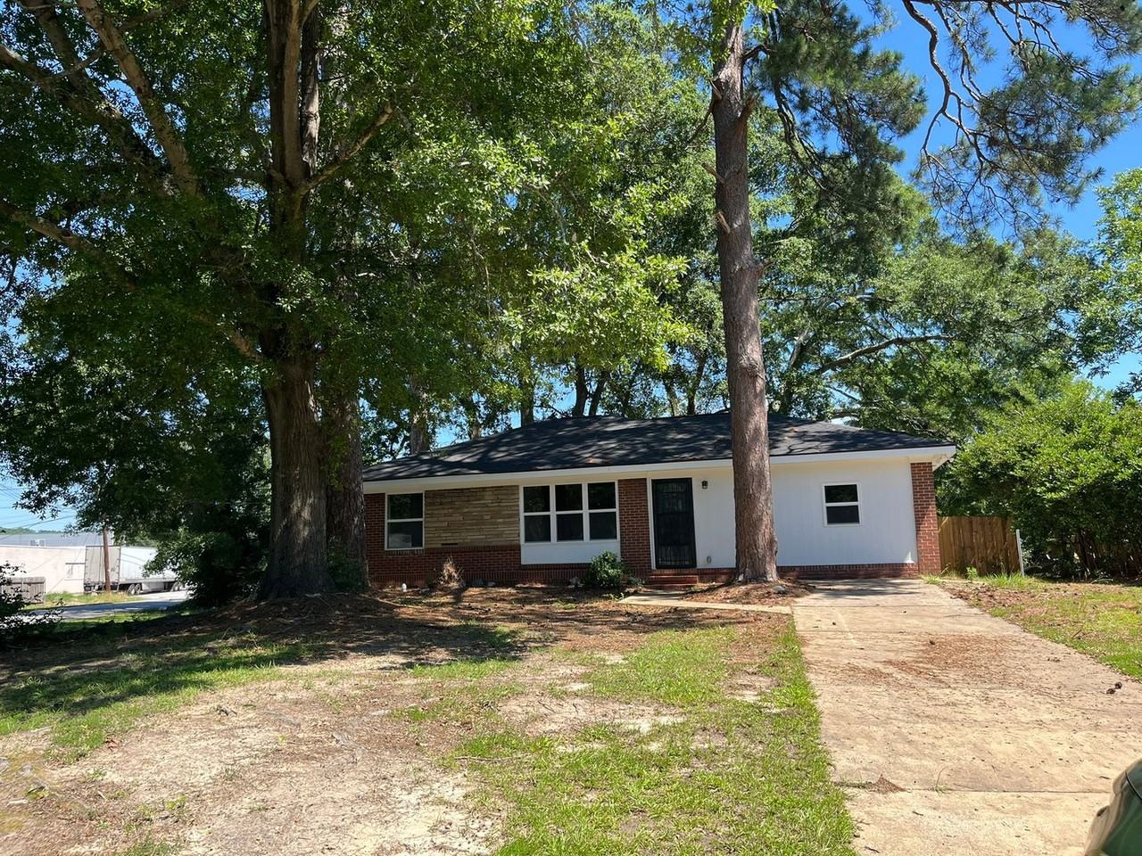 2102 Somerset Ave - Photo 2 of 31