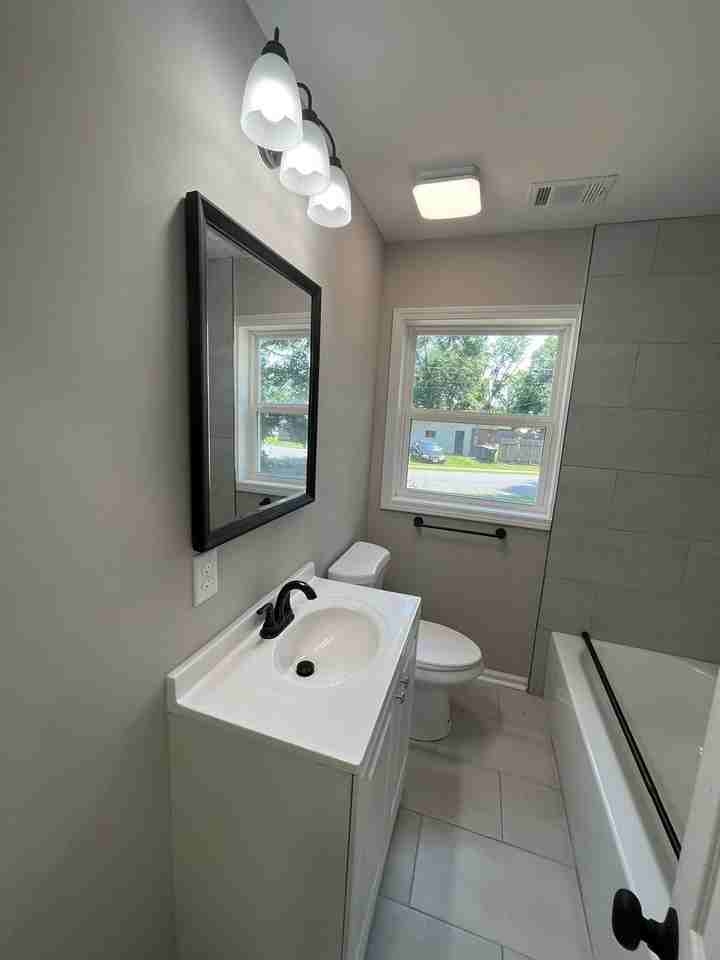 2102 Somerset Ave - Photo 3 of 31