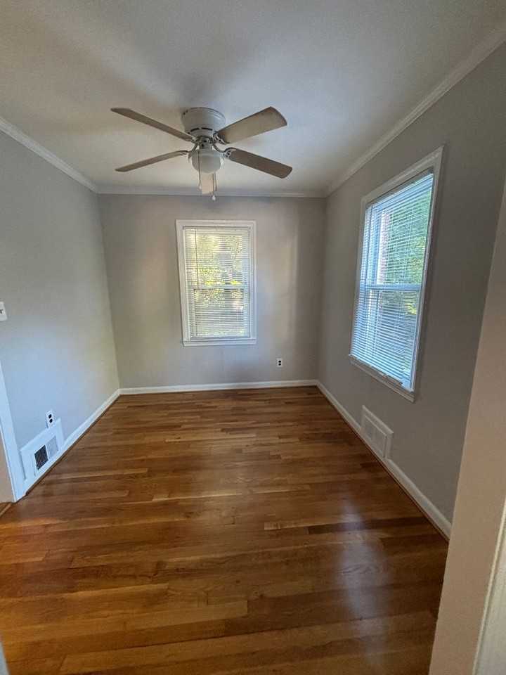 2856 Fairhaven Ave - Photo 5 of 17