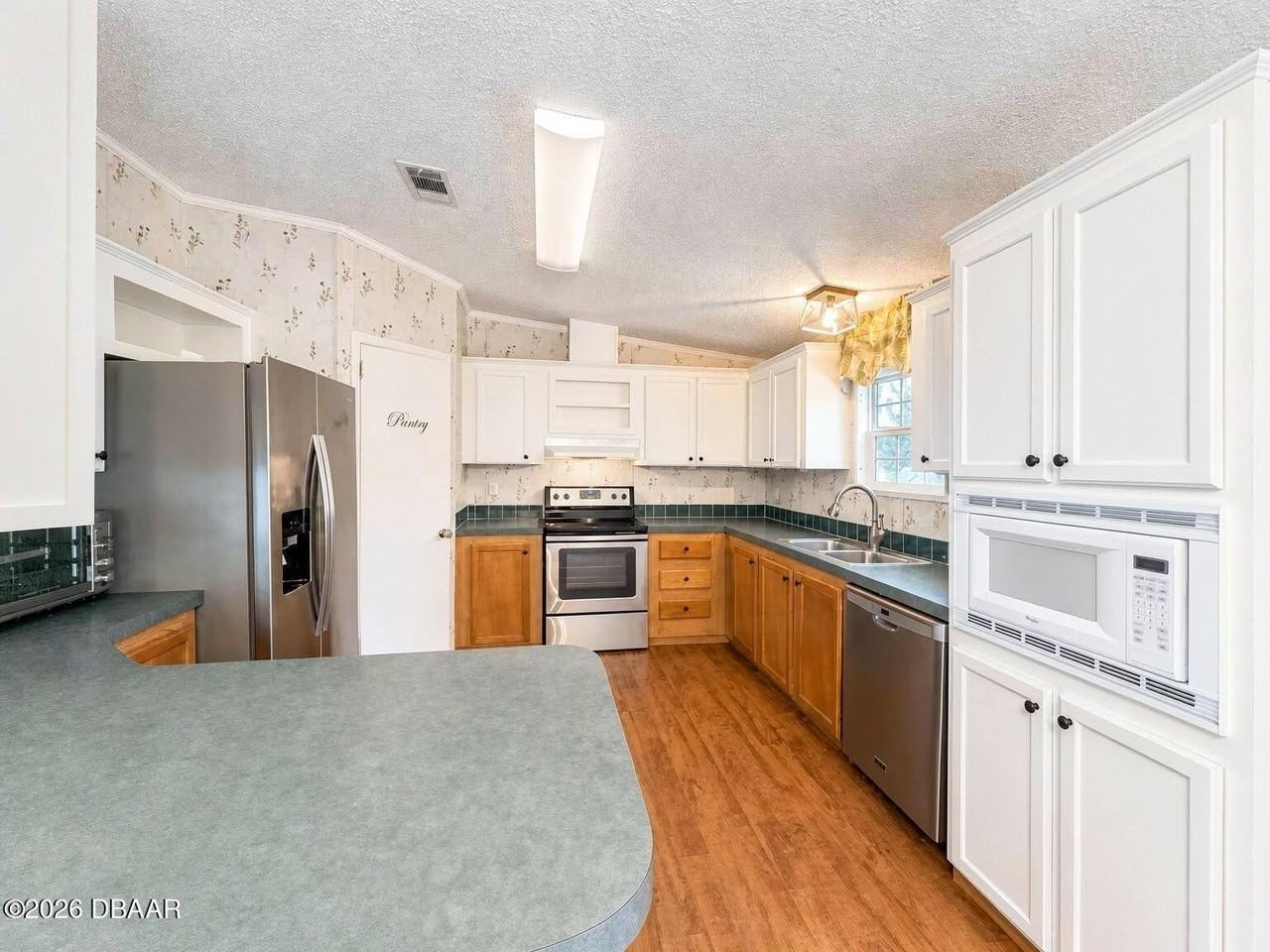 33 Cherrywood Ct - Photo 4 of 11