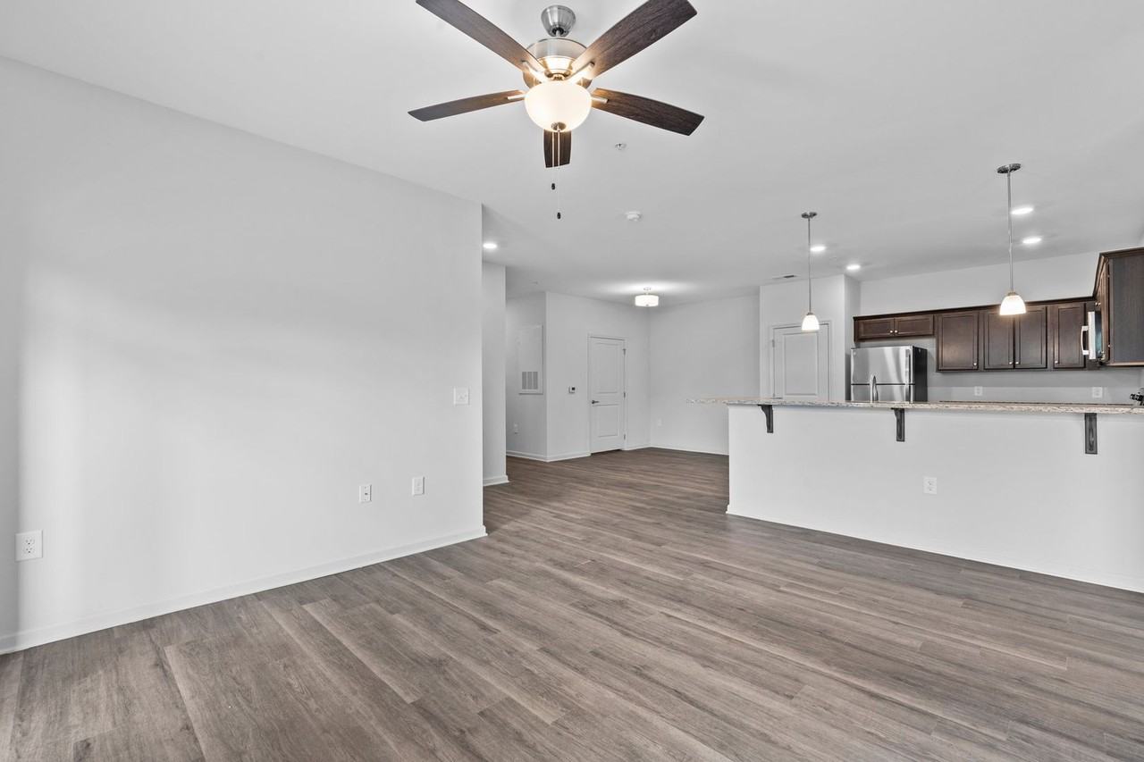 250 Grove Cir - Photo 5 of 21