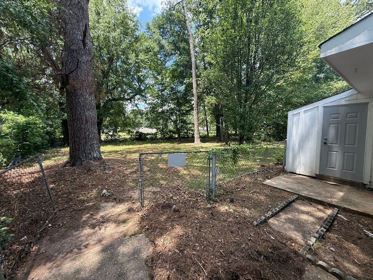 1826 Pinecrest Dr - Photo 4 of 11