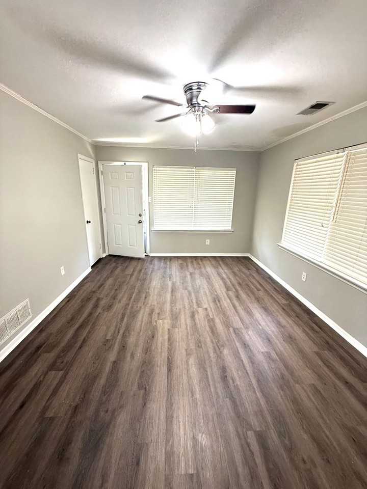 1826 Pinecrest Dr - Photo 6 of 11