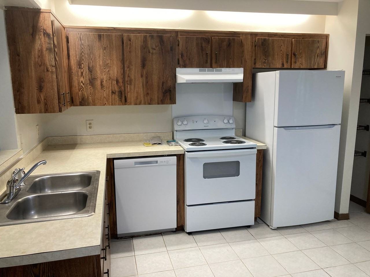 356 Cocoa Ct - Photo 4 of 8