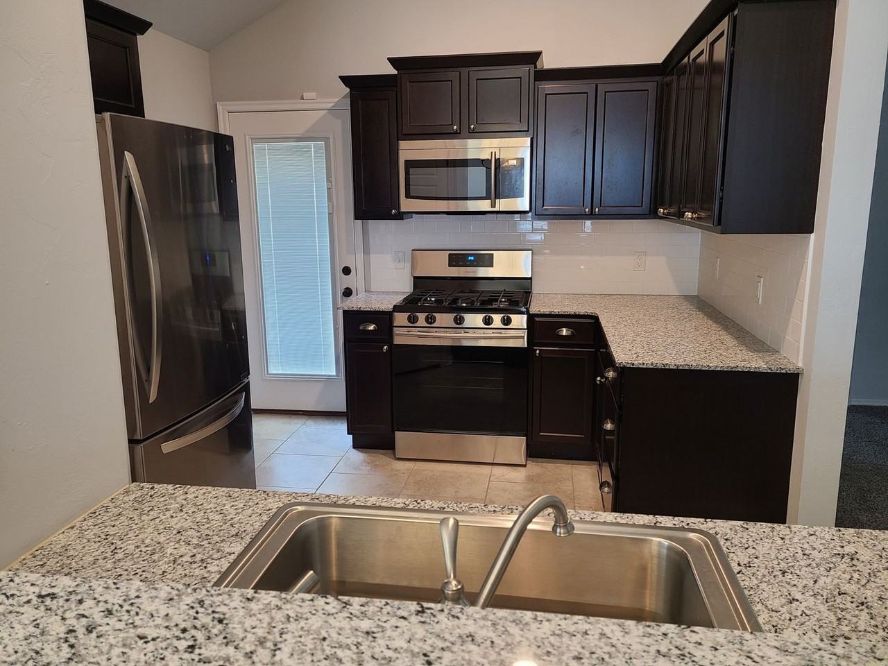 11008 Nw 97th St - Photo 2 of 14