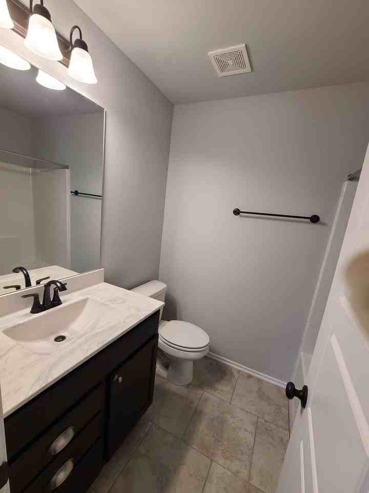 11008 Nw 97th St - Photo 7 of 14