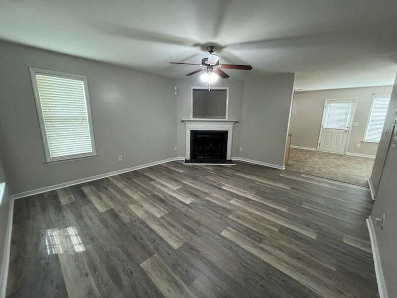 102 Prancer Cir - Photo 2 of 6