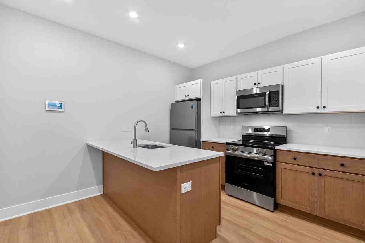 822 N 40th St - Photo 2 of 21