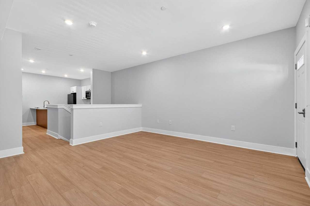 822 N 40th St - Photo 4 of 21